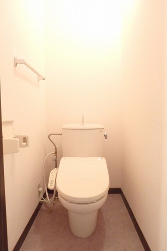 トイレ　別系統のお部屋になります。現状を優先します。