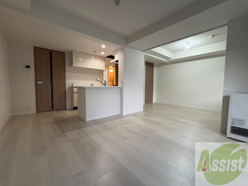 居室・リビング　広くてきれいなリビングです！快適に過ごせそうですね。