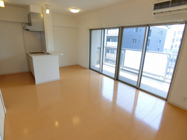 居室・リビング　キッチン