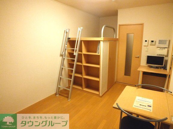 居室・リビング　1Fはフローリング、2Fはカーペット