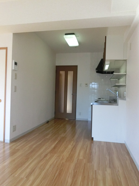 居室・リビング　明るいリビングです。