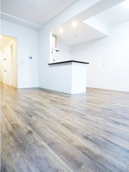 居室・リビング　※反転タイプの写真を使用。現状優先。