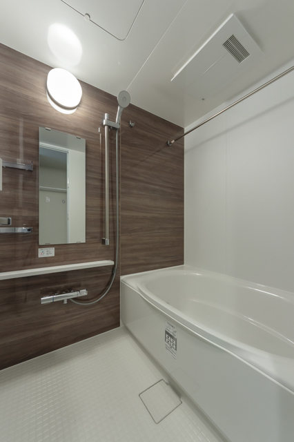 バス・シャワールーム　※写真は同タイプ住戸です。