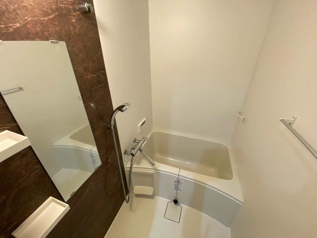 バス・シャワールーム　シンプルで清潔感のある浴室です！