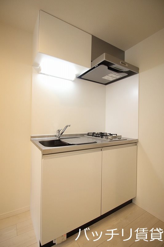 キッチン　画像は別号室タイプの為、現状を優先致します。