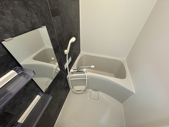 バス・シャワールーム　※別部屋の写真です