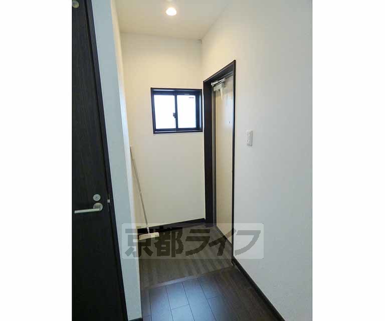 玄関　広々とした玄関です。