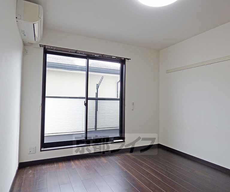 居室・リビング　広々とした室内です。