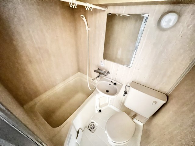 バス・シャワールーム　※別部屋参考写真