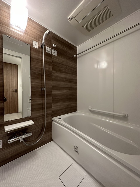 バス・シャワールーム　※写真は同タイプ住戸です。