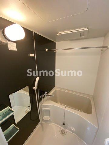 バス・シャワールーム　落ち着いた空間のお風呂です