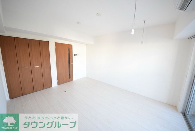 居室・リビング　白を基調とした明るい内装