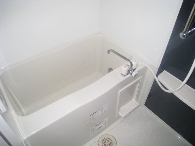 バス・シャワールーム　同物件別号室のものです。