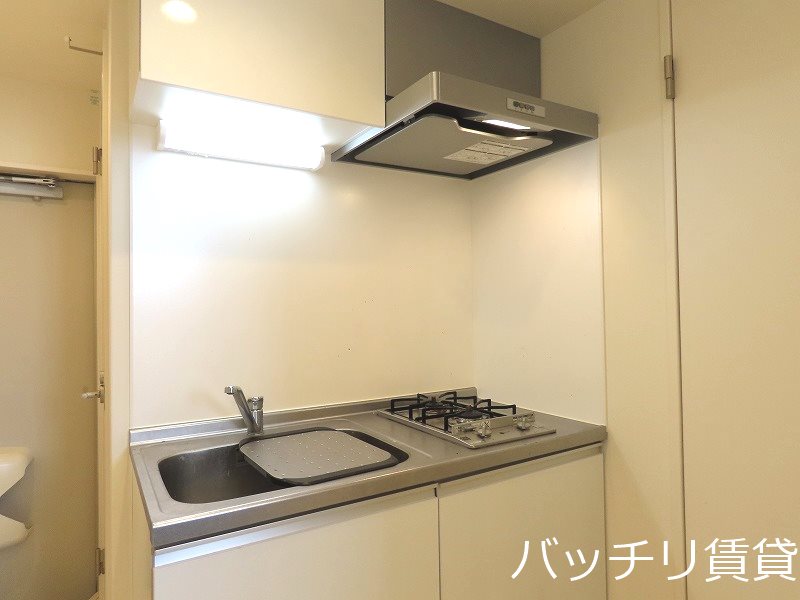 キッチン　別号室タイプの為、現状を優先致します。