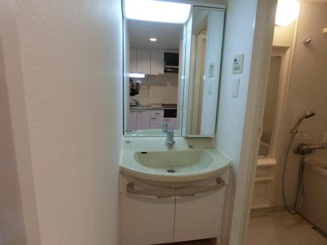 洗面設備　内装参考図