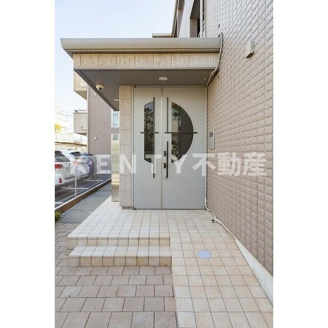 エントランス　ゆとりのあるエントランスです