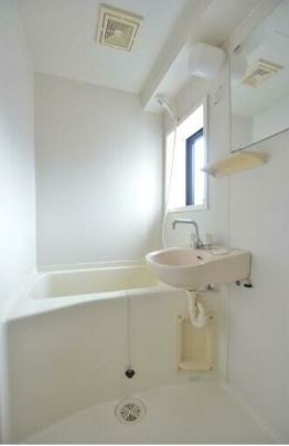 バス・シャワールーム　同物件内参考画像