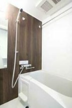 バス・シャワールーム　浴室乾燥機付きバス。