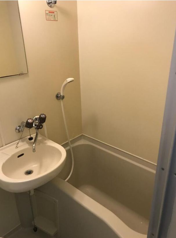 バス・シャワールーム　バストイレ（同一仕様写真）