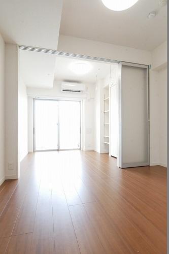 居室・リビング　使いやすい形の為、レイアウトを楽しめます♪