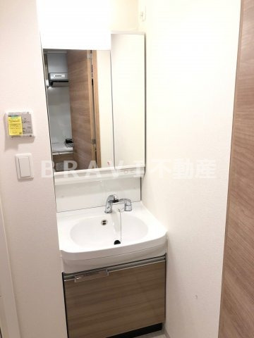 洗面設備　【ファステート大阪城東グリッジ】独立洗面台、朝の身支度には欠