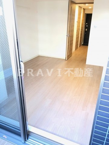 居室・リビング　【ファステート大阪城東グリッジ】居間です