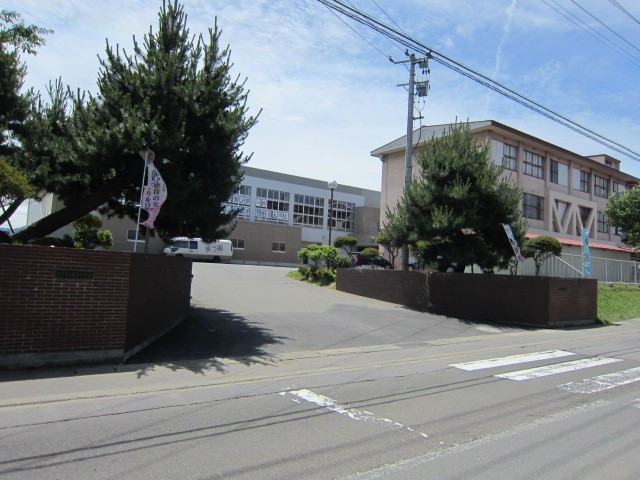 中学校　弘前市立第五中学校（中学校）まで1767m