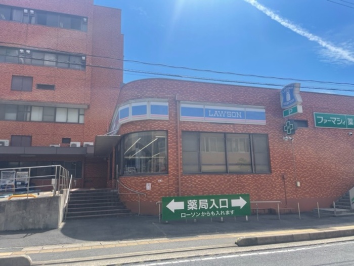 コンビニ　ローソン松江生協病院店（コンビニ）まで402m