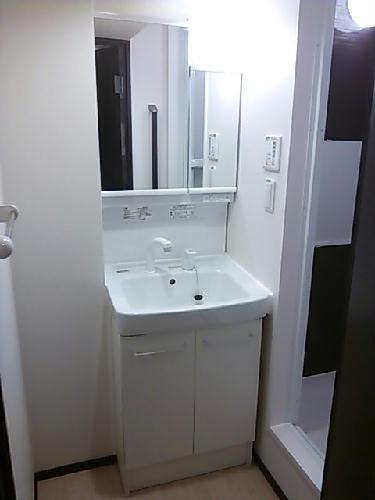 洗面設備　写真は101号室のものとなります