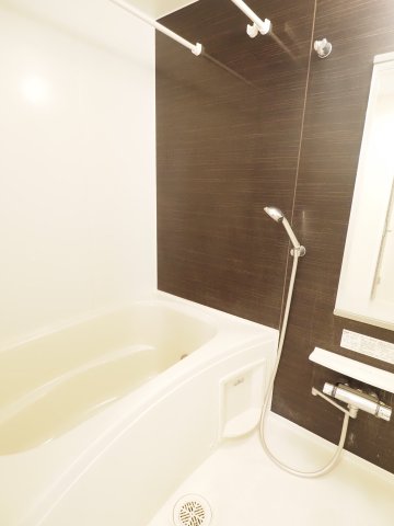 バス・シャワールーム　※同物件別部屋参考写真