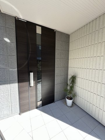 エントランス　オートロック完備でセキュリティ面も安心