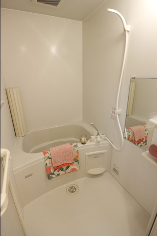 バス・シャワールーム　ゆったり過ごせるお風呂です