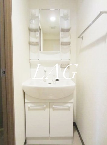 洗面設備　独立洗面台です。