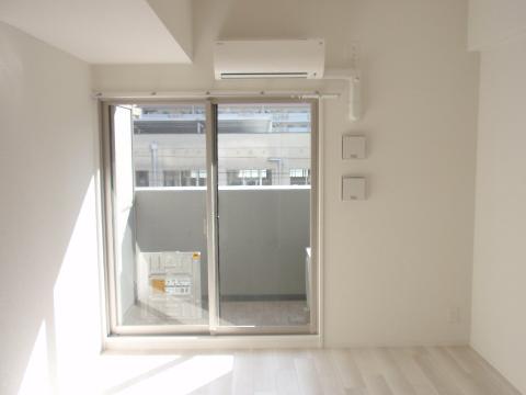 居室・リビング　室内