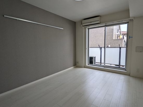 居室・リビング　☆明るい洋室☆