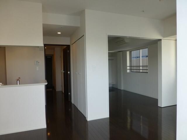 居室・リビング　写真は同タイプ住居です。