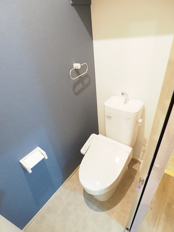 トイレ　温水洗浄便座