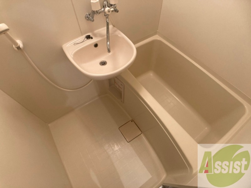 バス・シャワールーム　お風呂です。ゆっくりお風呂につかるのも体に良いですね～