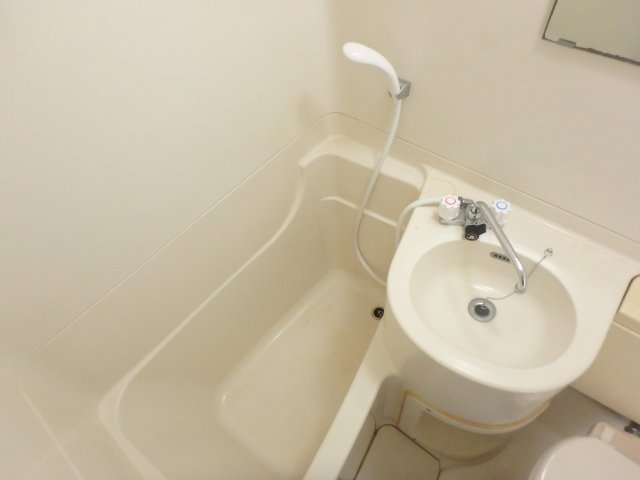 バス・シャワールーム　お風呂で日々の疲れを落としましょう