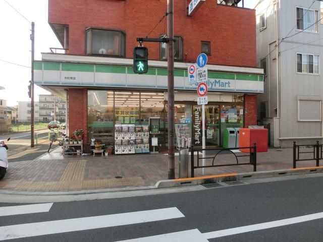 コンビニ　ファミリーマート（コンビニ）まで317m