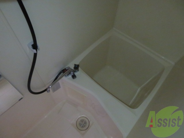 バス・シャワールーム　コチラで日々の疲れを癒し、リラックスしてください。