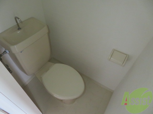 トイレ　トイレとお風呂が別なので清潔に使えて嬉しいですね。