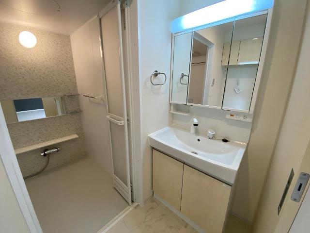 洗面設備　洗髪洗面化粧台