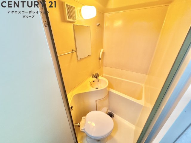 バス・シャワールーム　シンプルなユニットバス