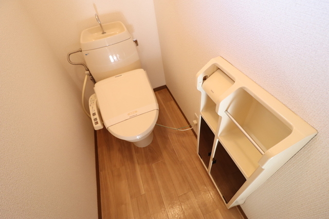 トイレ　温水洗浄暖房便座