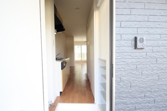 玄関　※別部屋の写真です