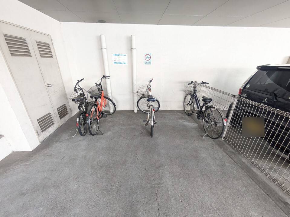 駐車場　駐輪場