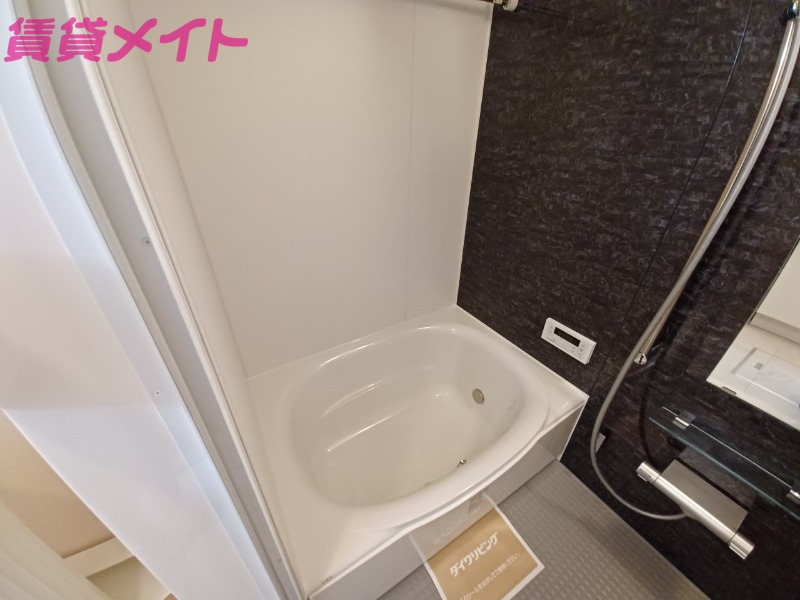 バス・シャワールーム　同物件別室の画像です