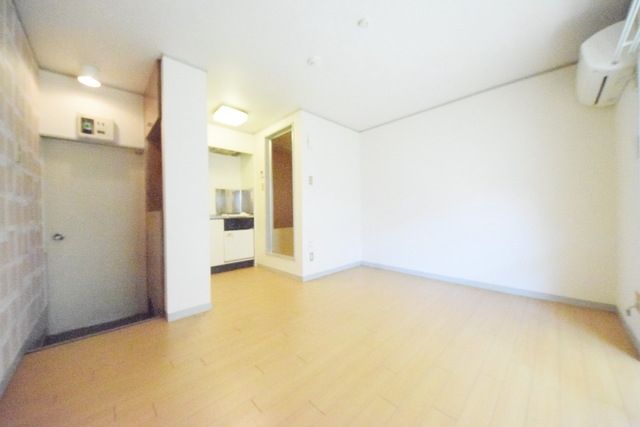 居室・リビング　☆洋室6帖☆