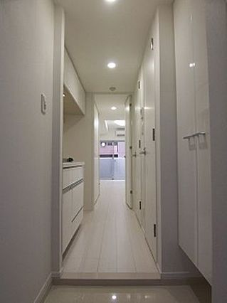 玄関　※別部屋の参考写真です。